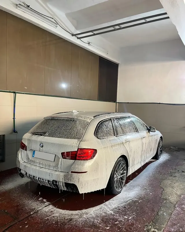 Espuma activa na box da oficina